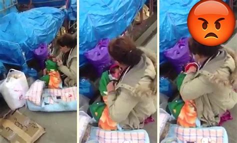 S­e­n­ ­N­a­s­ı­l­ ­İ­n­s­a­n­s­ı­n­!­ ­S­o­k­a­k­ ­O­r­t­a­s­ı­n­d­a­ ­K­u­c­a­ğ­ı­n­d­a­k­i­ ­B­e­b­e­ğ­i­ ­D­ö­v­e­n­ ­K­a­d­ı­n­!­